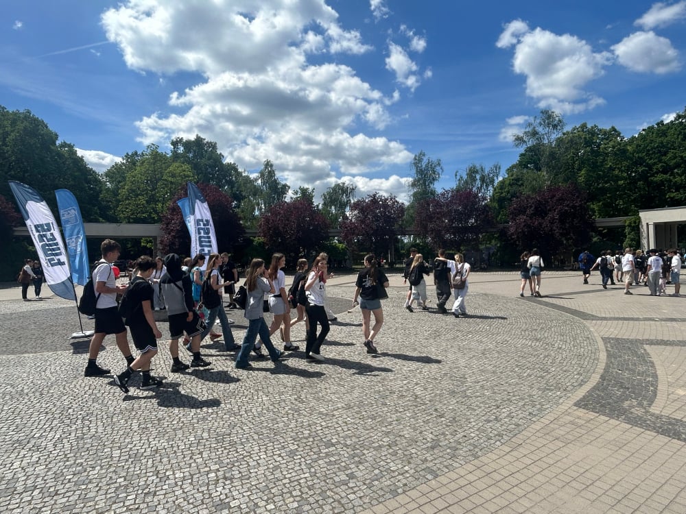 Jak wybrać dobrą szkołę średnią? Tłumy ósmoklasistów na specjalnych targach we Wrocławiu - W najbliższym czasie prawie 30 tysięcy uczniów szkół podstawowych na Dolnym Śląsku będzie wybierać szkołę średnią.