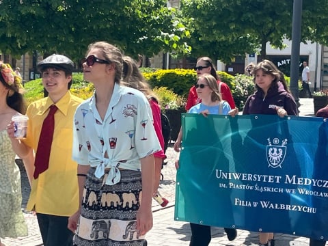 "Będzie mega biba". Studenci przejęli Wałbrzych, juwenalia ruszyły [ZDJĘCIA] - 3
