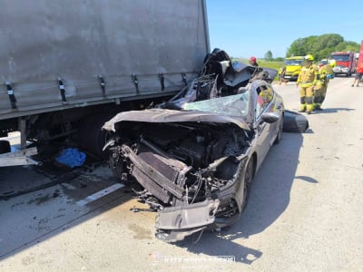 Poważny wypadek na autostradzie A4, trwają poszukiwania kierowcy. Są ogromne korki