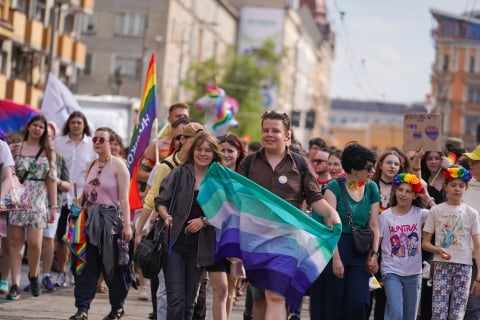 Kolorowy Marsz Równości przeszedł przez Wrocław. W centrum miasta zgromadziły się tysiące osób - 3