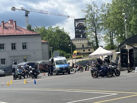 Od teorii do placu manewrowego. Motocyklowe warsztaty w Wałbrzychu przyciągnęły dziesiątki uczestników - 1