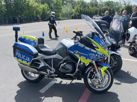 Od teorii do placu manewrowego. Motocyklowe warsztaty w Wałbrzychu przyciągnęły dziesiątki uczestników - 3