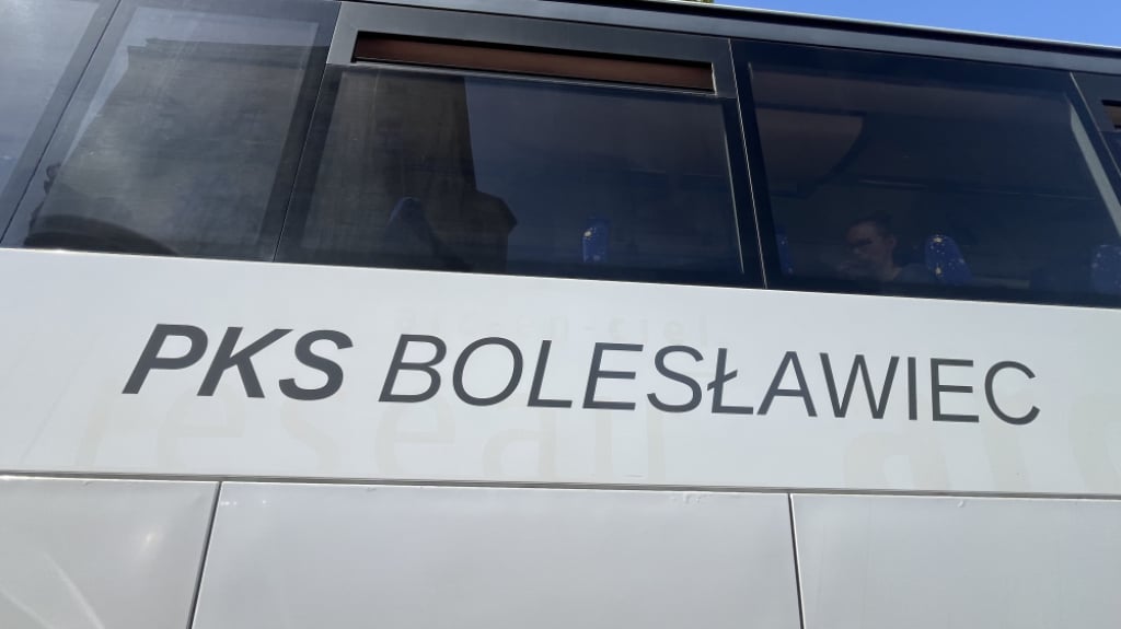 Dojazd do szkoły za darmo! Uczniowie szkół średnich z powiatu bolesławieckiego nie będą płacić za autobus - Powiat bolesławiecki chce wprowadzić darmowe przejazdy dla uczniów szkół średnich
