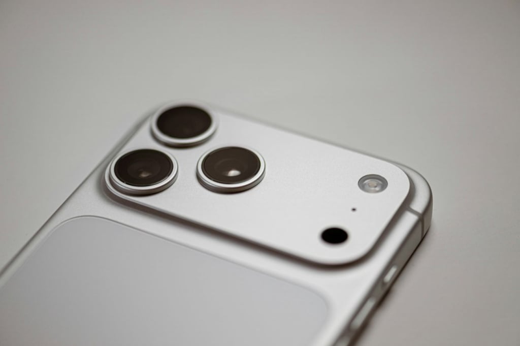 iPhone 17 Pro w rękach kogoś, kto nie jest fotografem &ndash; do czego naprawdę służy świetny aparat?