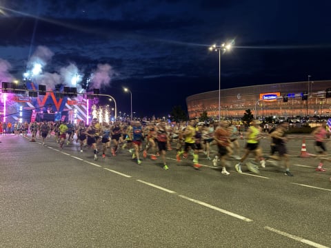 12. Nocny Wrocław Półmaraton za nami. Ulicami Wrocławia przebiegło 26 tysięcy biegaczy - 2