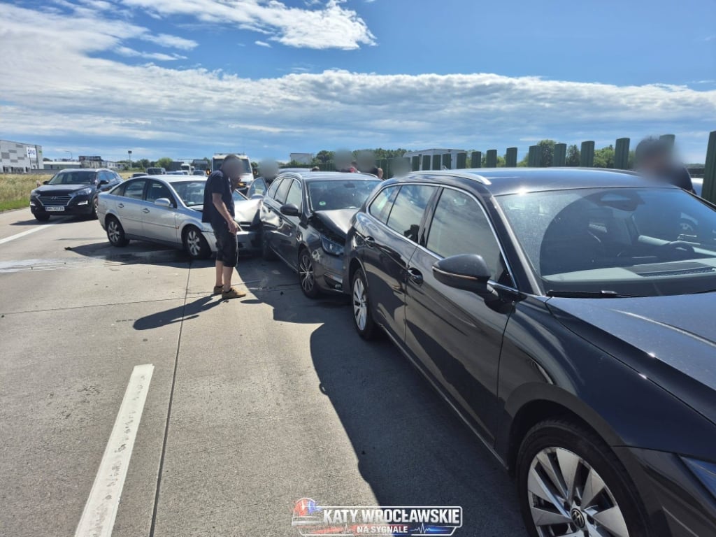 Karambol na autostradzie A4. Kolizja aż 5 samochodów! - Karambol na A4.