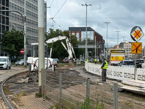 Remonty dróg we Wrocławiu ruszyły pełną parą. Sprawdzamy postępy prac w kluczowych miejscach [ZDJĘCIA] - 9