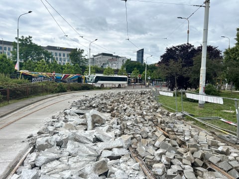 Remonty dróg we Wrocławiu ruszyły pełną parą. Sprawdzamy postępy prac w kluczowych miejscach [ZDJĘCIA] - 12