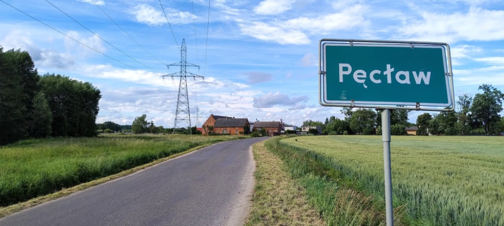 Konflikt o OZE w gminie Pęcław. Mieszkańcy dowiedzieli się o inwestycji przez przypadek - Spór o OZE. Wójt jest na tak, mieszkańcy na nie