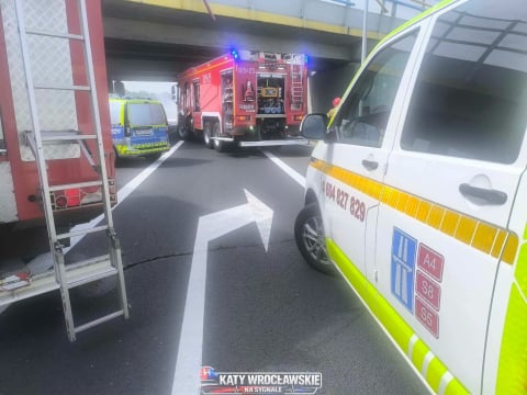 Ciężarówka stanęła w płomieniach na S5. Były ogromne utrudnienia w kierunku Wrocławia [ZDJĘCIA] - 15