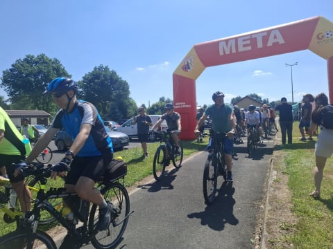 Rowerowy weekend w Gminie Bolesławiec. Około 300 uczestników wzięło udział w wielkim rajdzie - 1