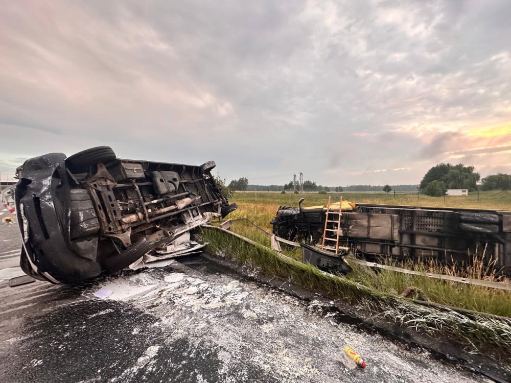 Pracownik obsługi autostrady zginął w wypadku na A4. Trasa w stronę Wrocławia była zablokowana – Pracownik obsługi autostrady zginął w wypadku na A4.
