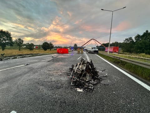 Pracownik obsługi autostrady zginął w wypadku na A4. Trasa w stronę Wrocławia była zablokowana - 1