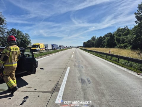 Ogromny korek na autostradzie A4. Poważny wypadek, lądował helikopter LPR [ZDJĘCIA] - 4