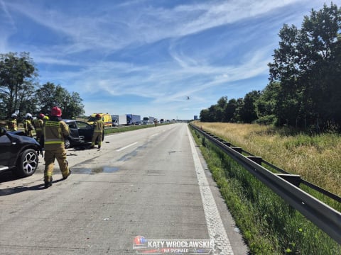 Ogromny korek na autostradzie A4. Poważny wypadek, lądował helikopter LPR [ZDJĘCIA] - 6