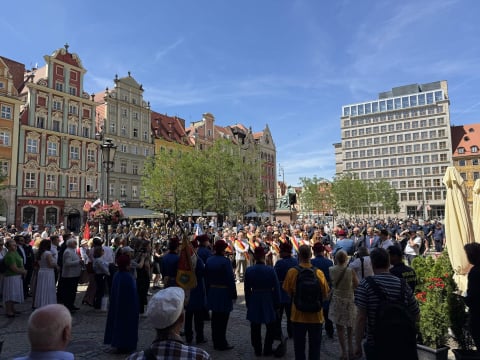Święto Wrocławia 2026. Radni przeszli przez Wrocław w uroczystym pochodzie [GALERIA] - 3