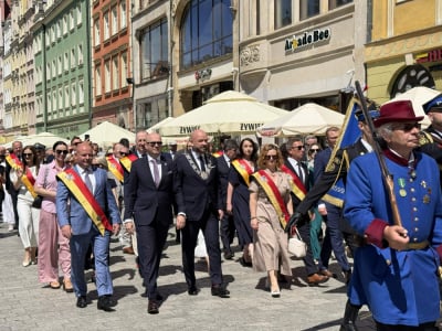 Święto Wrocławia 2026. Radni przeszli przez Wrocław w uroczystym pochodzie
