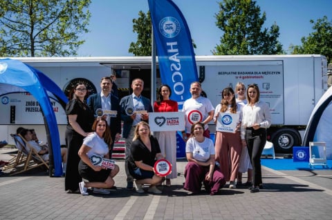 HascoBus wraca do Wrocławia. Bezpłatne badania dla mężczyzn przy Hali Stulecia podczas Wielkiej Wyprawy Maluchów dla Dzieci - 0