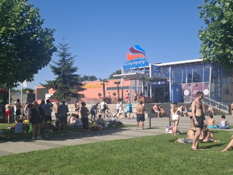 Ewakuacja Aquaparku Wrocław. Ponad 800 osób opuściło obiekt - 2