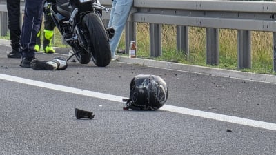Śmiertelny wypadek na trasie S3. 27-letni motocyklista uderzył w bariery