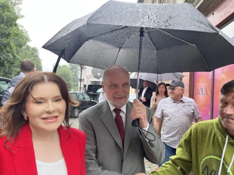Prezes Prawa i Sprawiedliwości Jarosław Kaczyński odwiedził dziś Kłodzko. Zapowiedział, że jutro będzie na Zaporze Pilchowickiej - 3