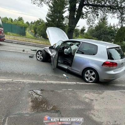 Poranne zderzenie na Opolskiej. Długie korki, autobusy MPK jeżdżą objazdami - 0