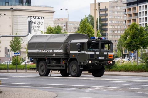 Ewakuacja 3 tysięcy osób we Wrocławiu. Saperzy podjęli niewybuch na Szczepinie - 2