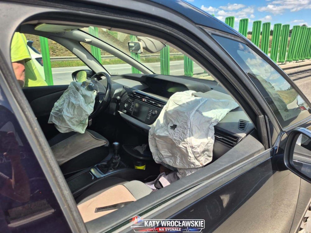 Ogromny korek w stronę Wrocławia. Na autostradzie A4 zderzyły się dwa samochody - Wypadek na A4 w stronę Wrocławia