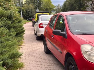 Parkingowy koszmar na jeleniogórskim Zabobrzu. "Po prostu nie ma miejsc" - 2