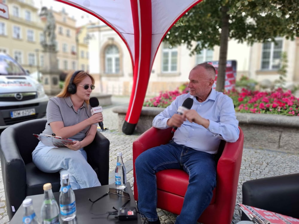 Nasze Radio jest w Jeleniej Górze. "Para dla Dolnego Śląska" na żywo z Placu Ratuszowego – Radio Wrocław jest dzisiaj w Jeleniej Górze