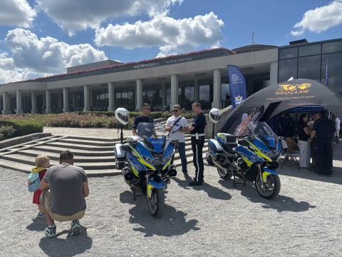 Tłumy Wrocławian bawiły się na pikniku policyjnym przy Hali Stulecia - 2