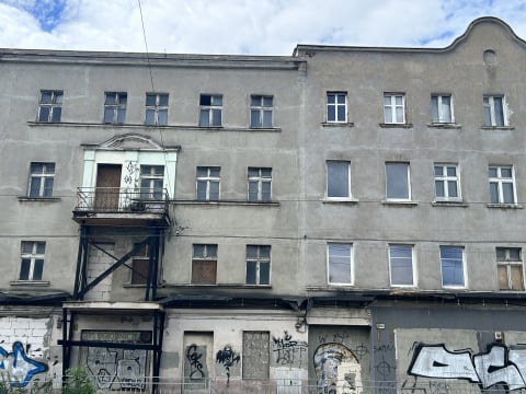 Stare i zniszczone kamienice wkrótce znikną z Księża Małego. W ich miejscu powstanie nowy budynek TBS - 0