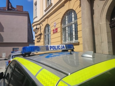 Oława: Od kilku dni nie widzieli 92-letniej sąsiadki. Ich czujność uratowała jej życie