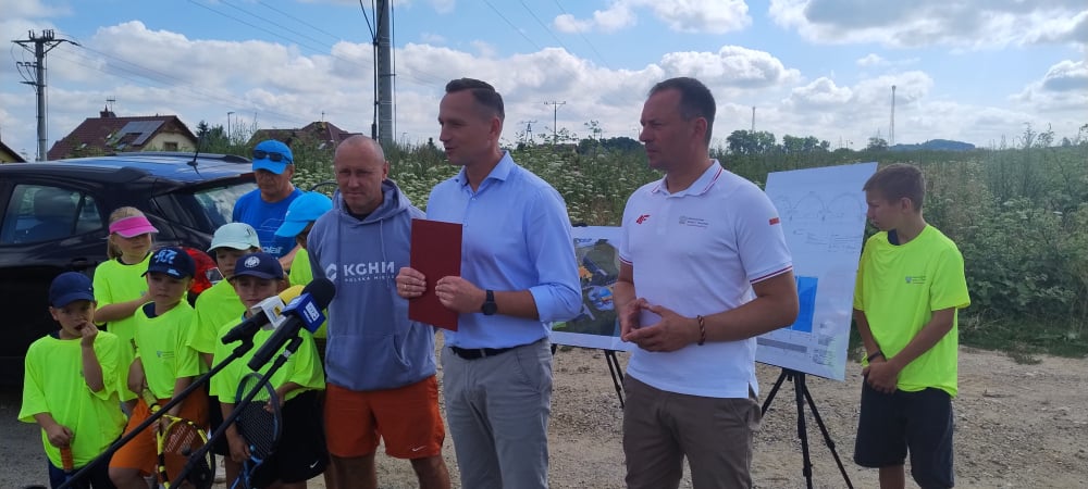 W Złotoryi powstanie największy park tenisowy w regionie. Kiedy pierwsi zawodnicy skorzystają z obiektu?