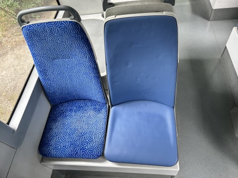 Skórzane fotele w tramwajach MPK? To pasażerowie zdecydują, czy zostaną na stałe - 1