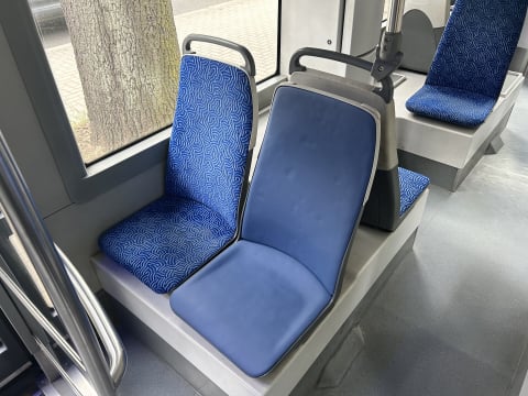 Skórzane fotele w tramwajach MPK? To pasażerowie zdecydują, czy zostaną na stałe - 3