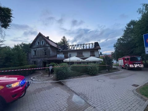 Tragiczny finał nocnego pożaru budynku w Dusznikach-Zdroju. Nie żyje jedna osoba - 2