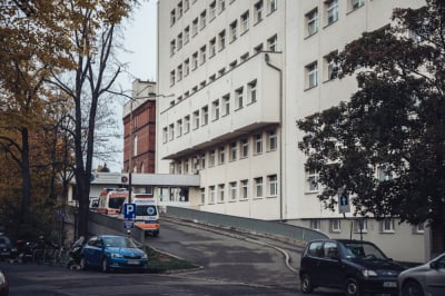 Groźby i wyzwiska! Szpital na Brochowie mierzy się z atakiem przeciwnik&oacute;w aborcji. Zapowiedzieli też pikietę