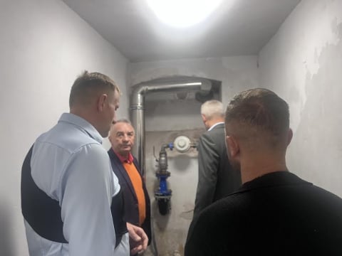 Popękane ściany i wilgoć w jednej z wałbrzyskich kamienic. Jest deklaracja wiceprezdyenta po interwencji Radia Wrocław - 4