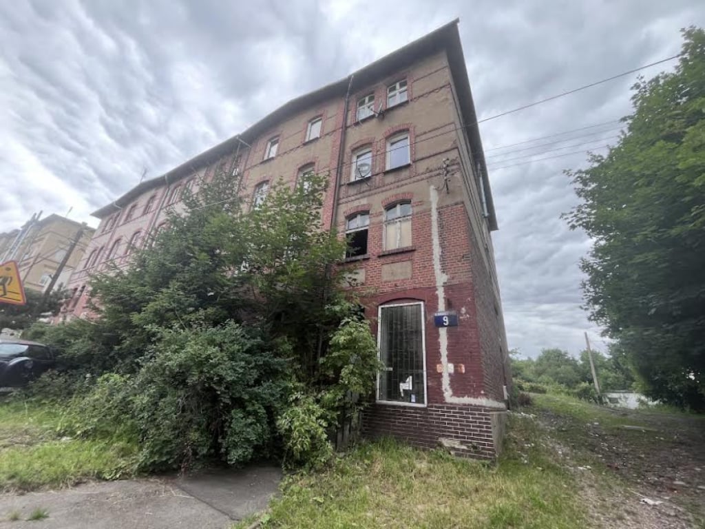 Kolejna kamienica zyska nowe życie. W Wałbrzychu powstanie 10 mieszkań komunalnych - Nowe mieszkania w zabytkowej kamienicy. Wałbrzych inwestuje w zasób komunalny.