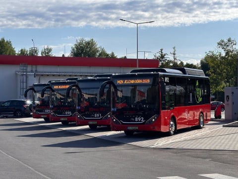 Kolejne elektryczne autobusy wyjadą na ulicę Jeleniej Góry. Do floty dołączyło 8 nowych pojazdów - 2