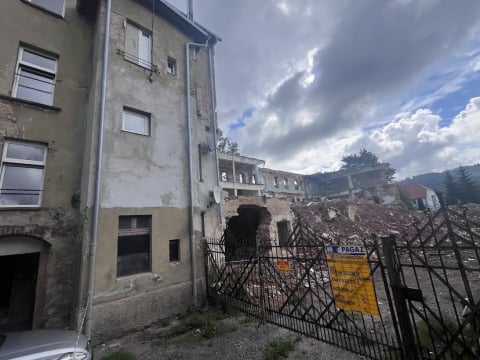 Samowolka czy błąd konstrukcyjny? Nadzór budowlany wszedł do wyburzanej fabryki w Wałbrzychu - 3