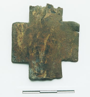 Jest mały i niepozorny, a okazało się, że ma 1000 lat. Krzyżyk z ruin Starego Książa to historyczna sensacja - 3