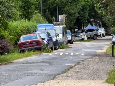 Najpierw progi zwalniające, p&oacute;źniej nowa nawierzchnia? Ul. Smętna wciąż czeka na remont