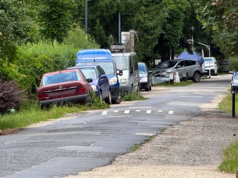 Najpierw progi zwalniające, później nowa nawierzchnia? Ul. Smętna wciąż czeka na remont - 3