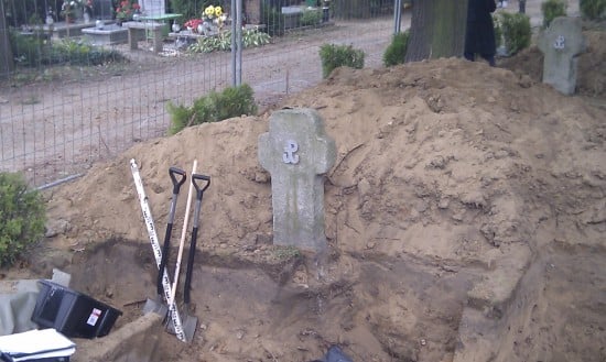 Ekshumacje na Osobowicach (Zdjęcia) - 5
