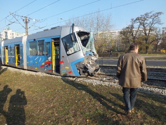 Wypadek tramwajów: 33 osoby ranne - 2