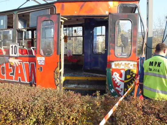 Wypadek tramwajów: 33 osoby ranne - 8
