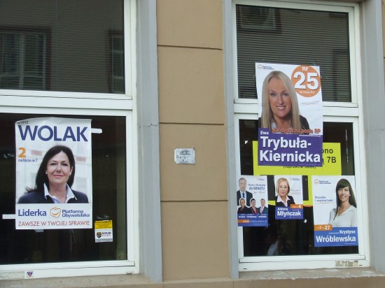 Plakaty wyborcze wciąż straszą - fot. archiwum prw.pl