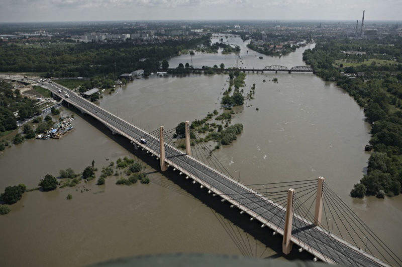 Powódź na Dolnym Śląsku, 25.05.2010. - relacja - Odra z lotu ptaka, 24.05.10, fot. Tomasz Gola 